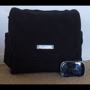 Petunia pickle bottom